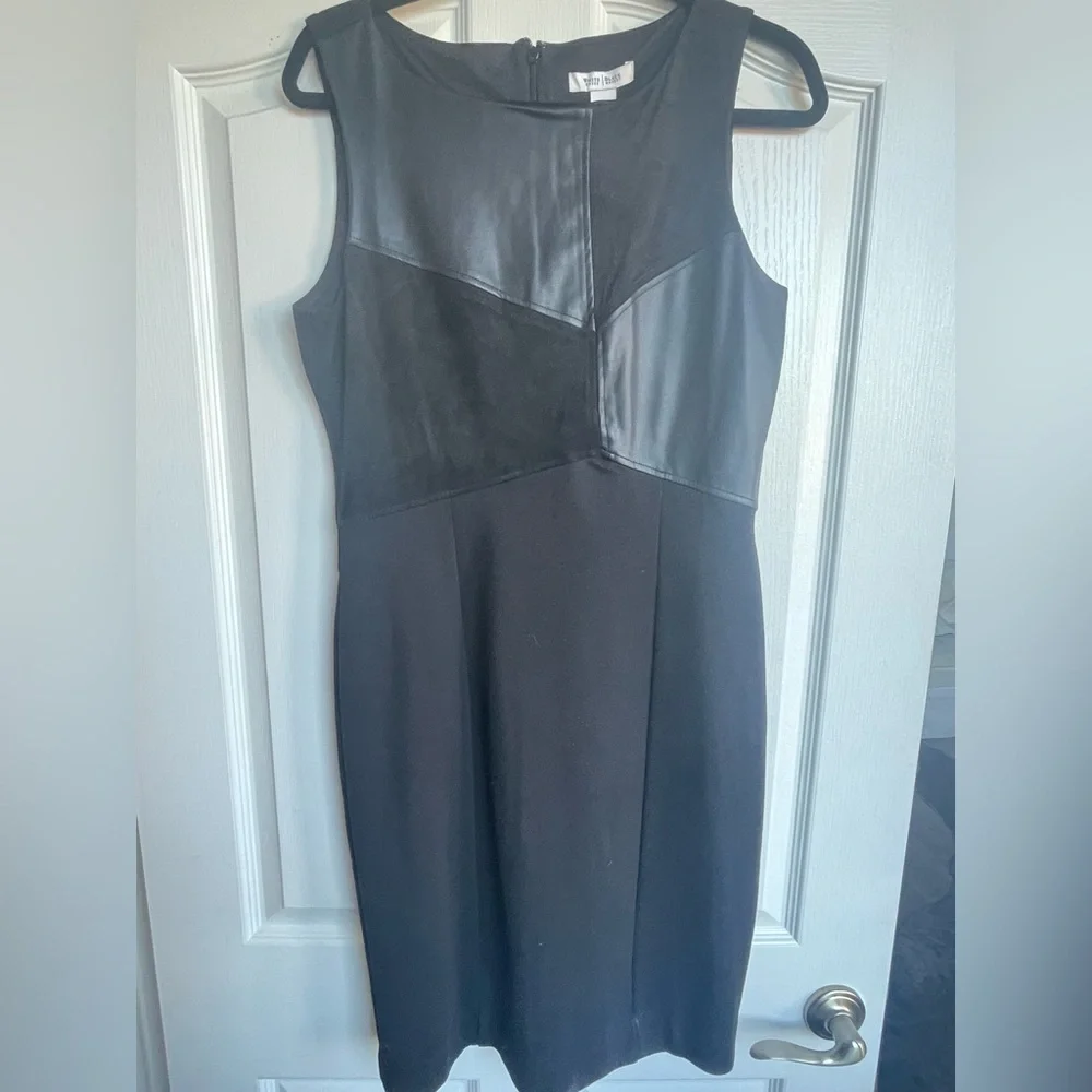NWT ‼️ White House Black Market Dress ❤️ Ponte Sheath ❤️ Size 10 - Picture 3 of 13